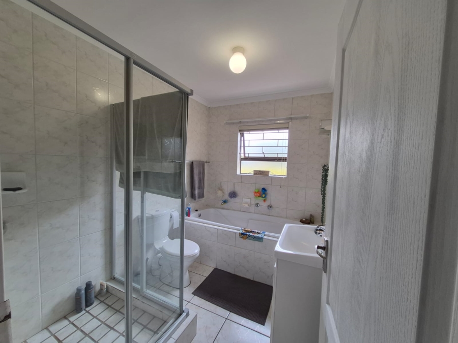 3 Bedroom Property for Sale in Sonstraal Heights Western Cape